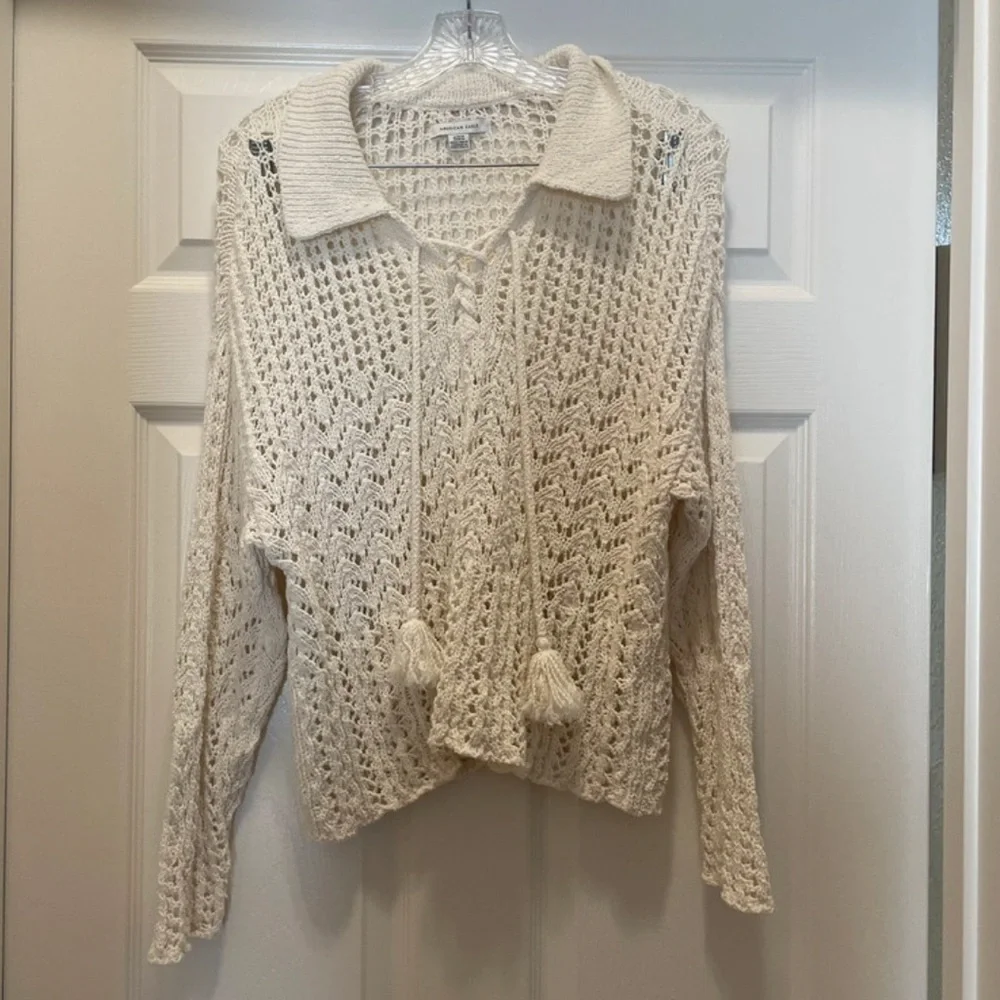 American Eagle Crochet Loose Knit Polo Sweater Cream Tassels Modern Flare Size M